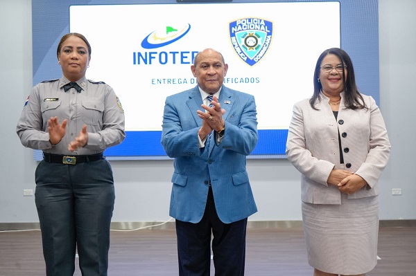 INFOTEP e IPES certifican 55 oficiales PN en lenguaje de señas