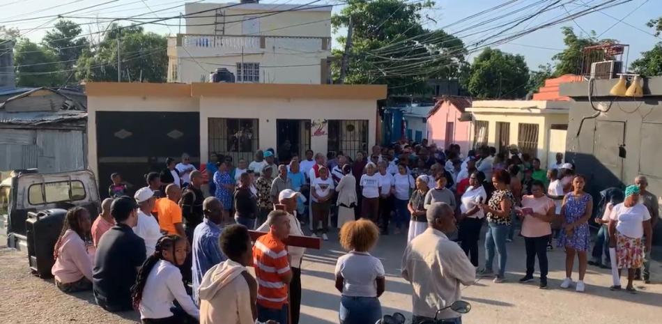 Feligreses de los barrios de Santo Domingo realizan tradicional viacrucis