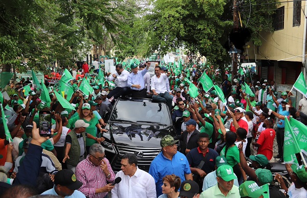 Pueblo de San Cristóbal da un impresionante apoyo a Leonel