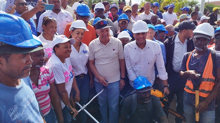 PRM encabeza jornada de limpieza y desinfección junto alcaldesa Betty Gerónimo