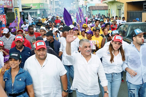 Miguel Vargas convoca a votar el domingo y honrar deber ciudadano