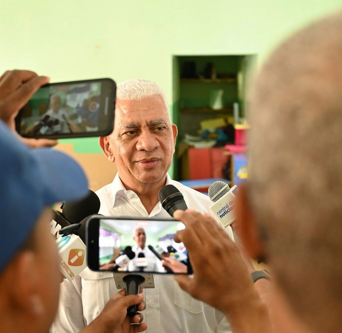 Ricardo de los Santos destaca civismo y llama a la ciudadanía a votar