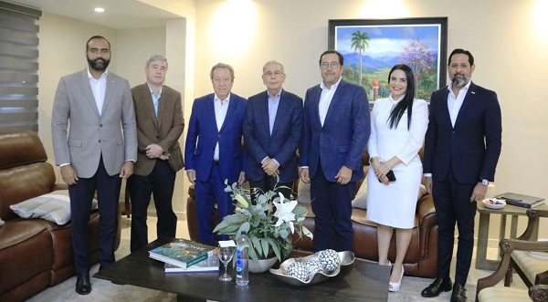 Los ex presidentes Vinicio Cerezo y Martin Torrijos observadores electorales