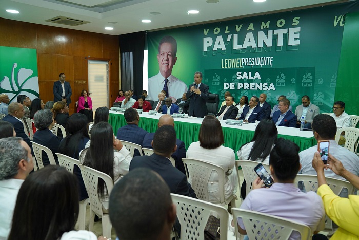 Leonel se reúne con candidatos a senadores y diputados de la FP