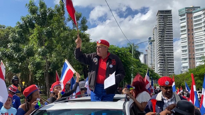 Luis “El Gallo” pide se prohíba reuniones de haitianos en el país