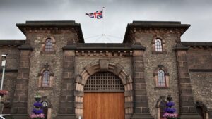 Puertas de la entrada principal de la prisión de Wandsworth en Londres (Reino Unido).