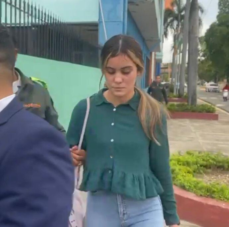 Imponen garantía económica a imputada en muerte de Julio César de la Rosa