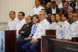 El presidente Luis Abinader y la vicepresidenta Raquel Peña