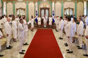 Luis Abinader juramenta gabinete