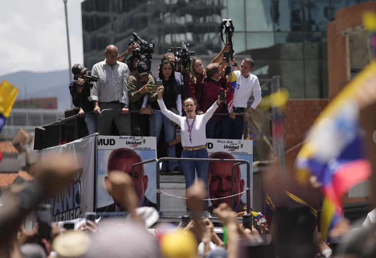 Papa Francisco expresa preocupación por “crítica” situación en Venezuela y pide evitar la violencia