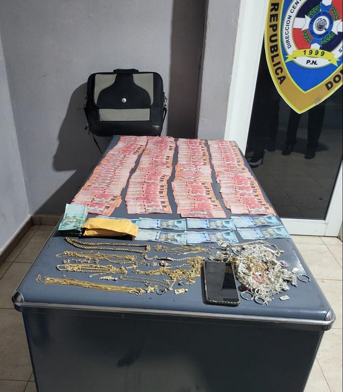 Capturan en el DN a presunto implicado en asalto a joyería de Santiago