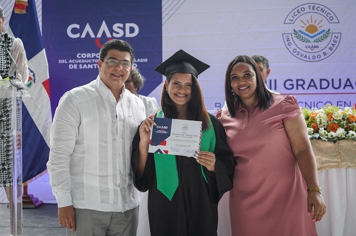 Liceo de la CAASD gradúa a 29 bachilleres técnicos en control de procesos ambientales