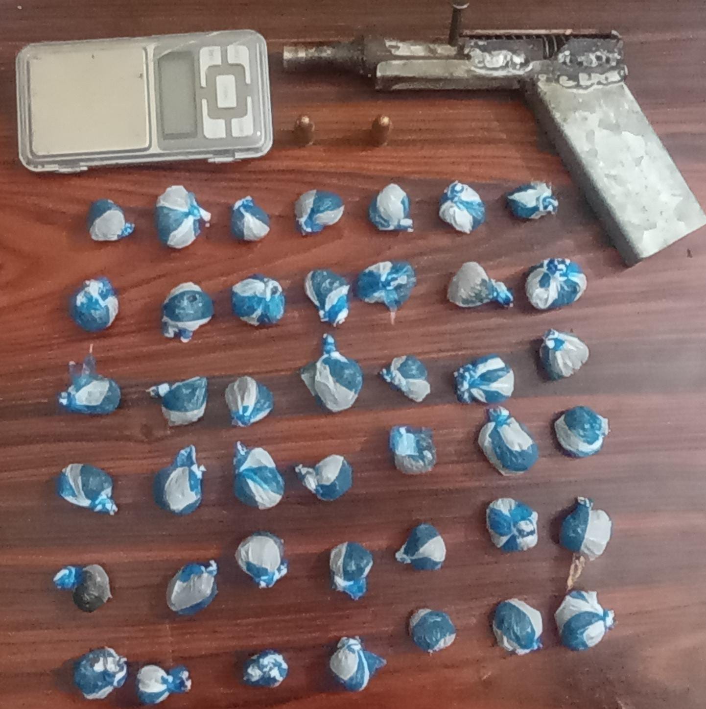 Arrestan hombre escondido en una lavadora en Paraíso