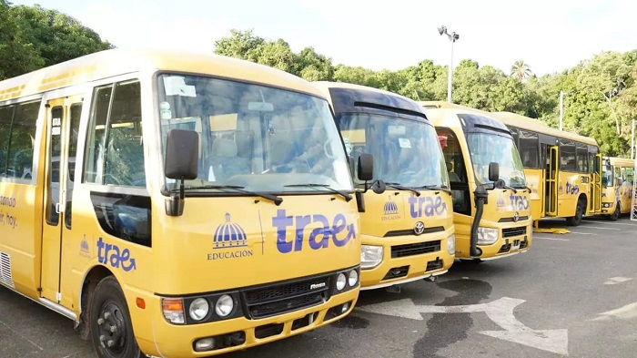 Federación de Transporte acusa al Ministro de Educación de no decir toda la verdad tras suspender licitaciones
