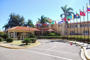 Canciller Roberto Álvarez niega MIREX haya emitido 39 mil visas de turismo para haitianos como afirma Leonel Fernández