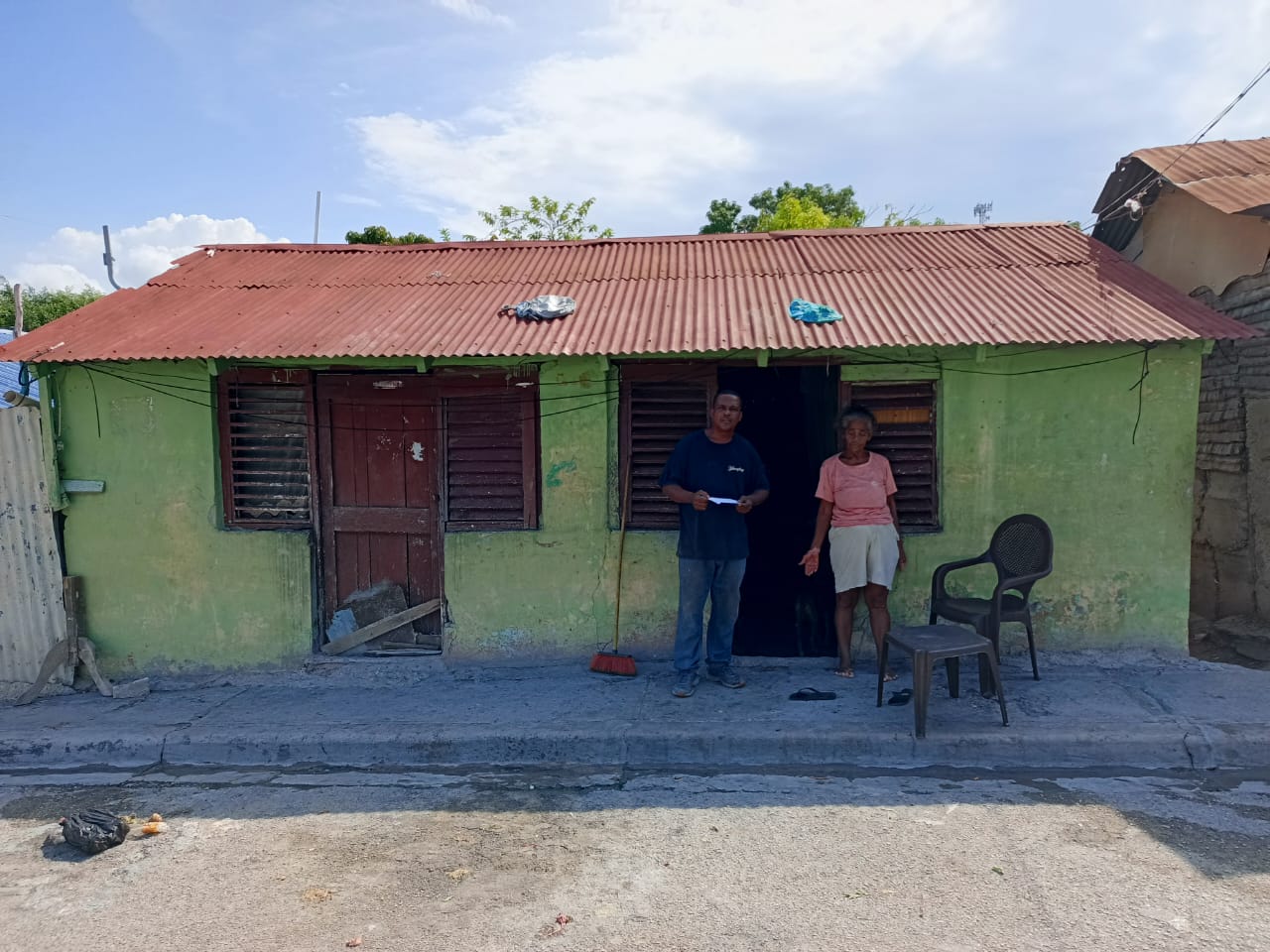 Residentes en Barrio Abajo claman por intervención en sus viviendas deterioradas