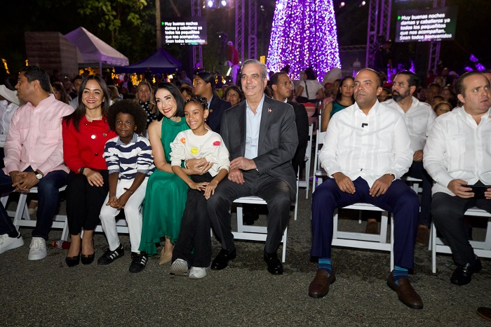 Abinader inaugura Villa Navidad 2024