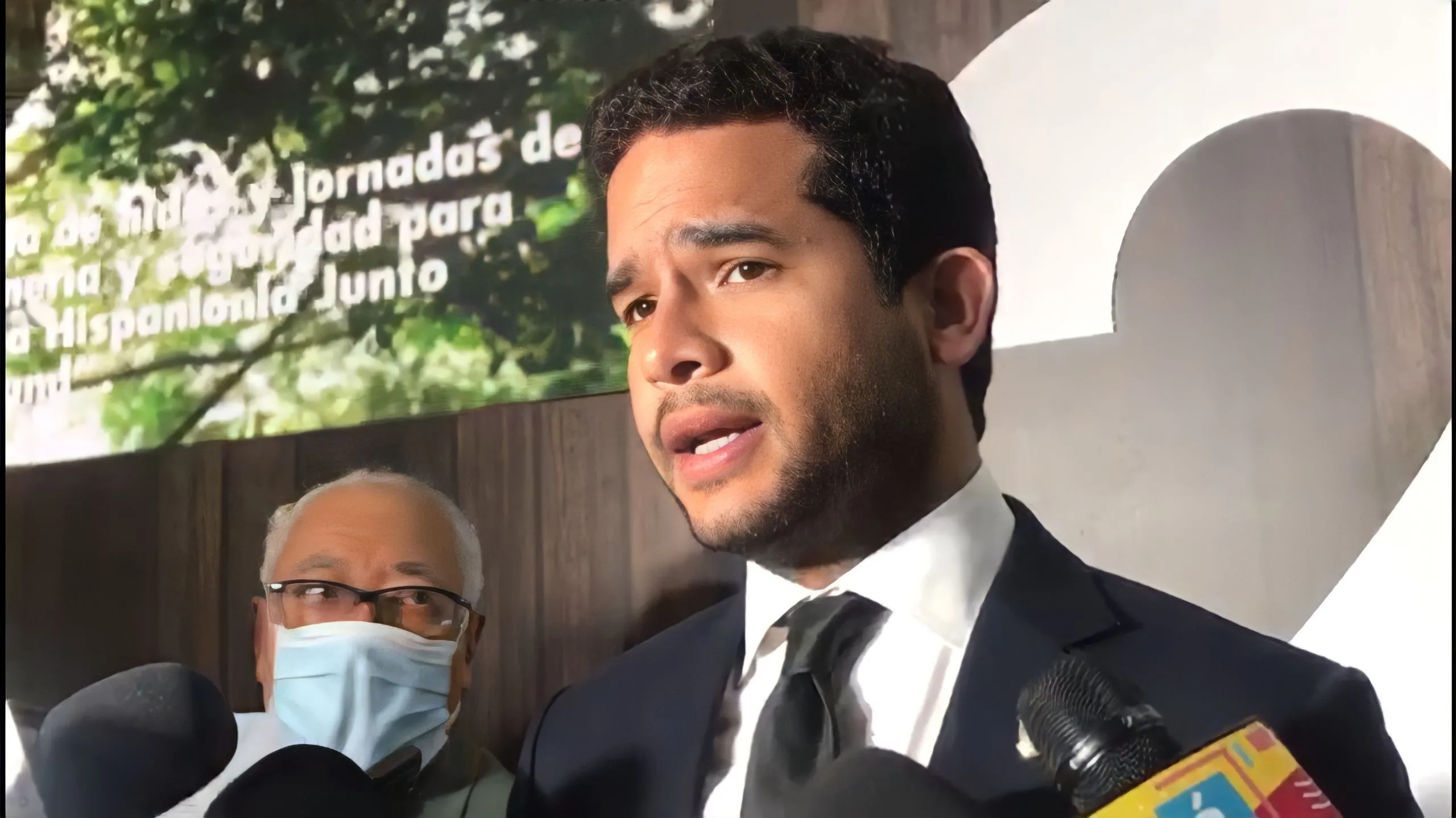 Omar Fernández dice RD rompe récord en partos a mujeres haitianas y deportaciones