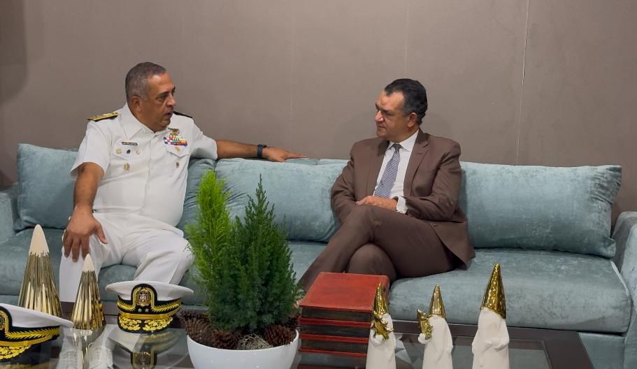 El vicealmirante Luis Rafael Lee Ballester, titular de la DGM, y el magistrado Román Andrés Jáquez Liranzo