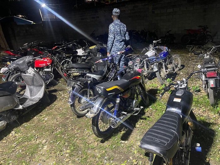 Siguen los escándalos: Denuncian seguridad de Guzmán Peralta agrede personas ibán a río