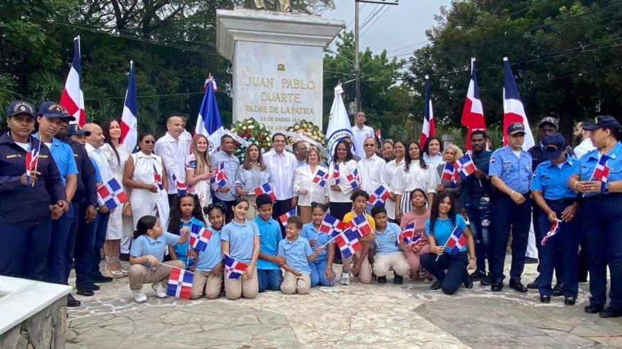 Durante el acto, los estudiantes Ariel Cabrera, Keidy Peralta e Ismaily Vargas también tuvieron participación, resaltando las cualidades de Juan Pablo Duarte