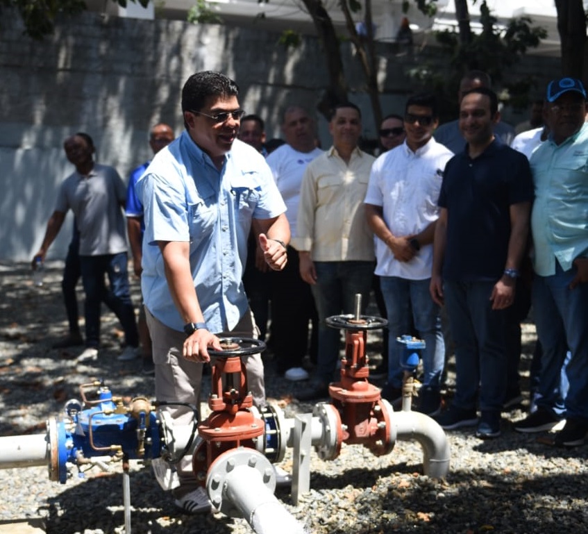 Director de la CAASD durante el recorrido en el DN