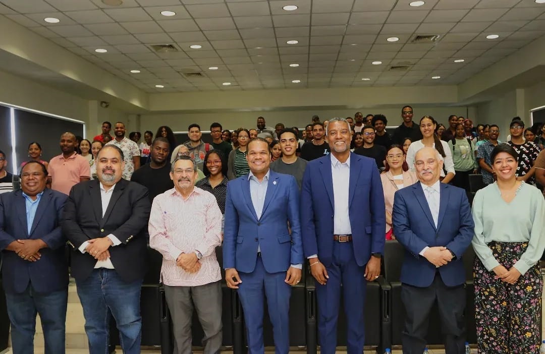 Escuela de Ingeniería Industrial de la UASD realiza conferencia sobre el Teletrabajo