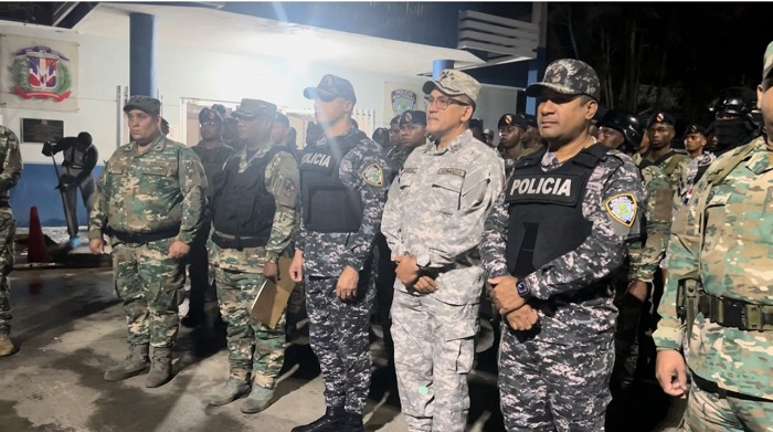 PN y FF.AA ocupan drogas y armas entre otros resultados en operativos simultáneos en SDN