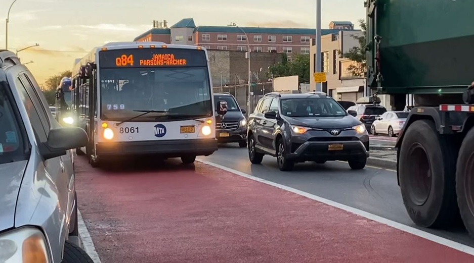 Campaña en NYC contra las infracciones en carriles buses; conductores dominicanos en ascuas