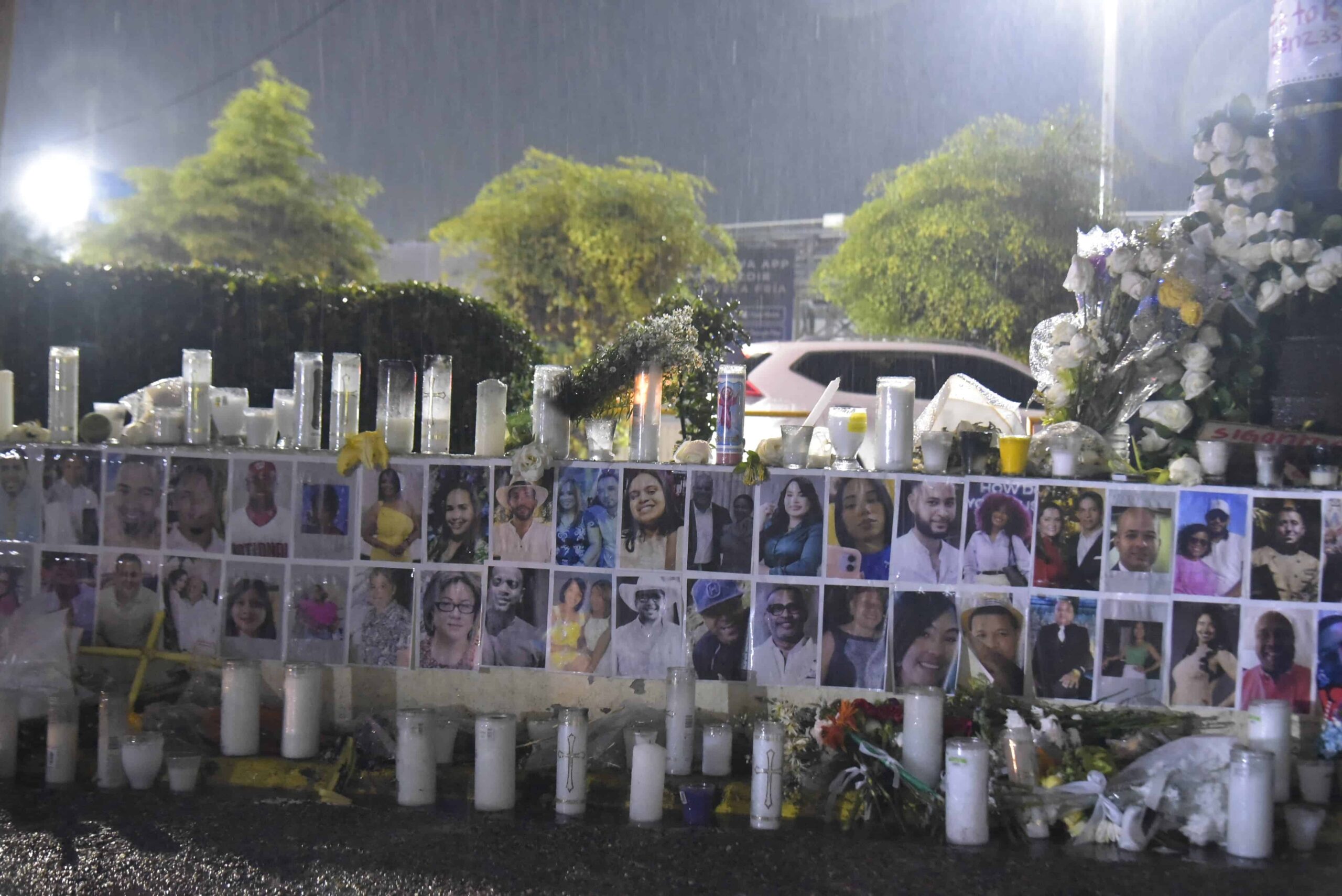 El Jet Set, convertido en pasarela de luto, entonación de alabanzas y actos de bondad