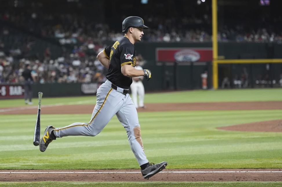 Reynolds conecta jonrón de 3 carreras, Piratas anotan 7 en la 8ª y vencen 9-6 a Dbacks