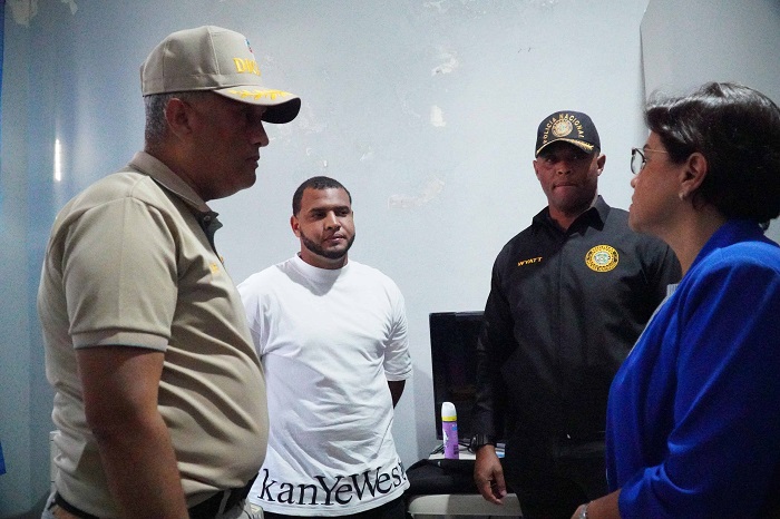 Se entrega uno de los tres sospechosos de matar a cinco hombres en Dajabón