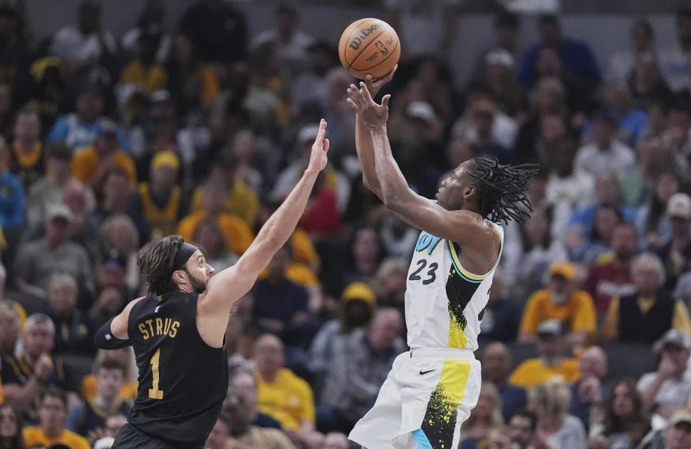 Pacers igualan récord de playoffs de la NBA con ventaja de 41 puntos al medio tiempo ante Cavaliers