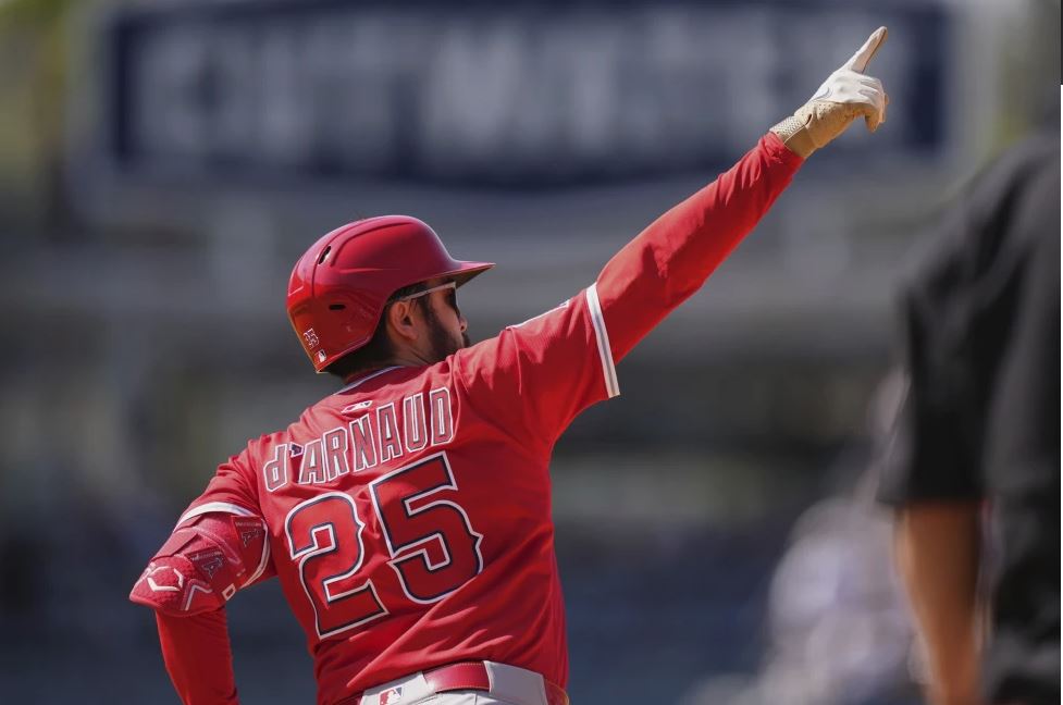Angelinos buscan impulso tras su primera barrida de tres juegos ante Dodgers desde 2010