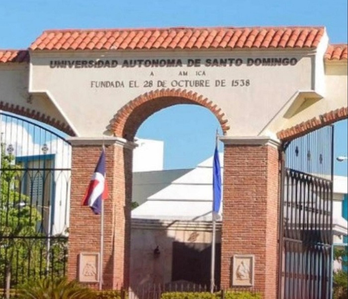 Estudiantes de Ciencias Políticas denuncian Escuela de Derecho intenta despojar asignaturas