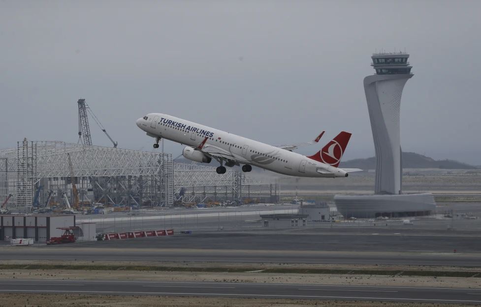 Turquía multará a pasajeros que se desabrochen el cinturón antes de que se detenga el avión