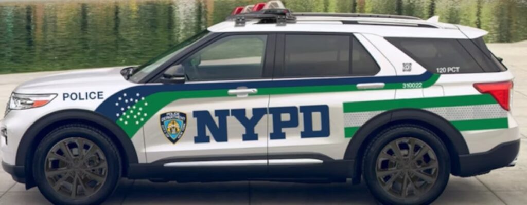 Delitos graves aumentan en El Bronx; residen más de 500 mil dominicanos  Por Ramón Mercedes  NUEVA YORK.- En el condado de El Bronx, con 109 km² y una población de 1,472.654 (censo 2020), entre ellos más de 500 mil dominicanos, y con el distrito congresual (15) más pobre en los Estados Unidos, los delitos graves aumentaron durante el pasado mes de abril, en comparación con el mismo mes en 2024, según datos del Departamento de Policía de NYC (NYPD).  Los delitos mayores aumentaron un 7%, generando preocupación entre residentes del distrito, que vieron algunos de los aumentos más pronunciados en violaciones, hurtos mayores y robos de automóviles.  El NYPD reportó un total de 2,370 delitos graves durante este período, en comparación con los 2,215 incidentes registrados en abril 2024. Este aumento se debió a un fuerte incremento en las denuncias de violaciones, que aumentaron un 48,1 %, pasando de 27 casos en 2024 a 40 este año.  Los picos más drásticos se produjeron en los distritos 40 y 49. En el distrito 40, que abarca Port Morris , Mott Haven y Melrose, las violaciones se triplicaron, pasando de dos casos el año pasado a seis.   En el distrito 49, que abarca Allerton, Morris Park, Van Nest, Pelham Parkway, Eastchester Gardens y Pelham Gardens, las denuncias aumentaron de uno a cinco casos.  Los hurtos mayores también experimentaron un aumento significativo, con un incremento del 14%, de 635 casos en 2024 a 735 este año.   El distrito 45, que abarca Throggs Neck, Co-op City y City Island, experimentó el mayor aumento en esta categoría, con incidentes que prácticamente se duplicaron, de 35 a 69.  Ese mismo distrito también registró el aumento más drástico en robos de vehículos, que se dispararon un 108%, de 25 a 52 casos. En todo el municipio, los robos de vehículos aumentaron de 328 a 388 incidentes, un aumento del 18,3%.  Si bien los asaltos y robos graves experimentaron descensos moderados, estas disminuciones fueron compensadas por los aumentos en otras categorías.  La Policía aún no ha anunciado nuevas estrategias de prevención del delito para estas tendencias, pero se espera la participación y visibilidad de la comunidad en las áreas que experimentan los aumentos más pronunciados.