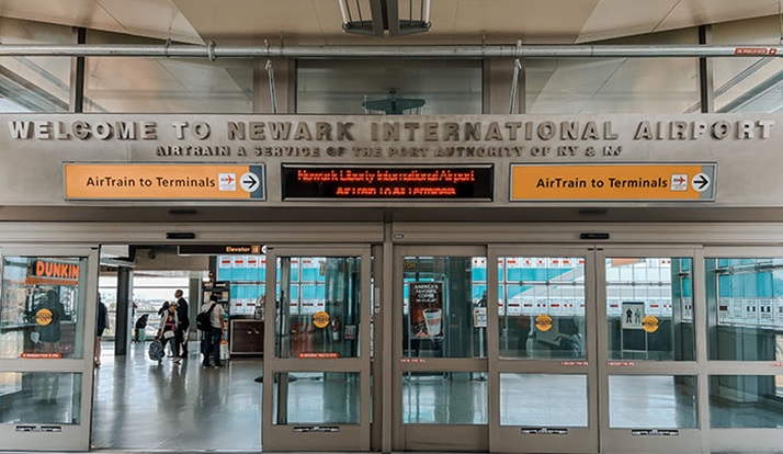 Reducen vuelos aeropuerto Newark hasta octubre por retrasos y fallas de equipos; dominicanos se afectarían