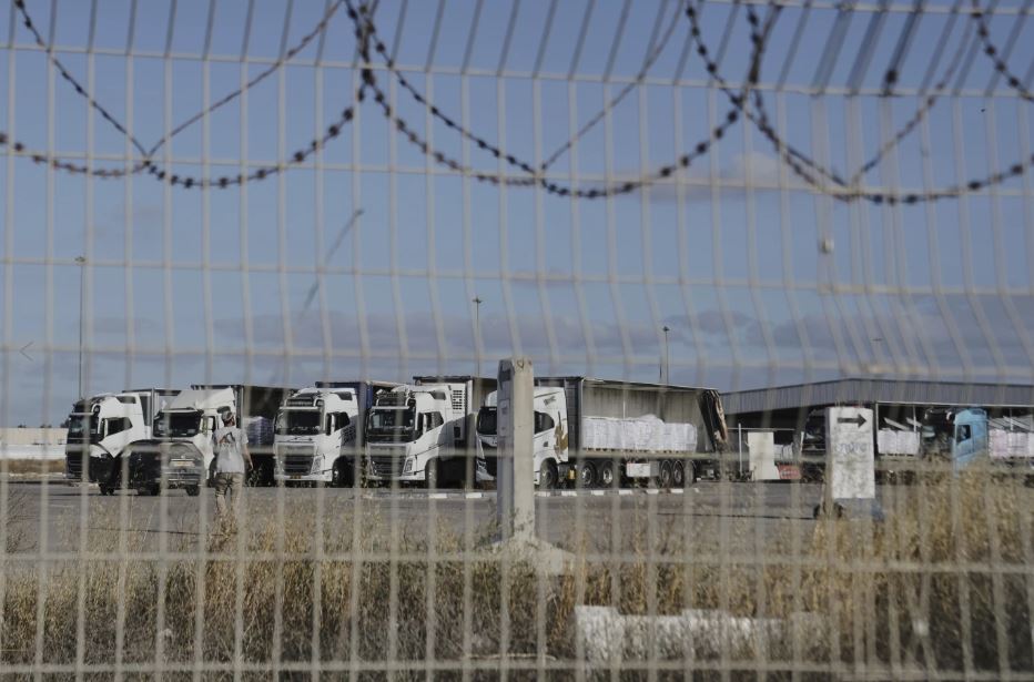 Ataques en Gaza matan al menos a 60 personas mientras aumentan las críticas a Israel