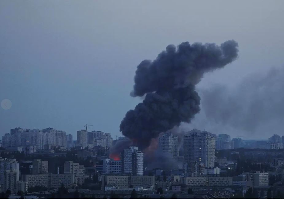 Ataque con misiles y drones rusos en toda Ucrania causa tres muertos en Kiev