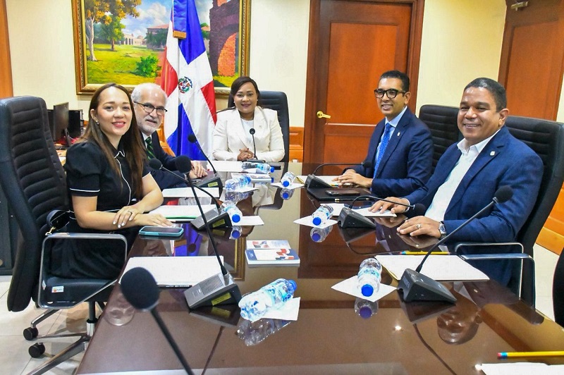 Comisión que estudia proyecto de ley sobre libertad de expresión escuchó a representantes de PC