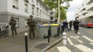 Un estudiante de 14 años mata a una empleada escolar en Francia