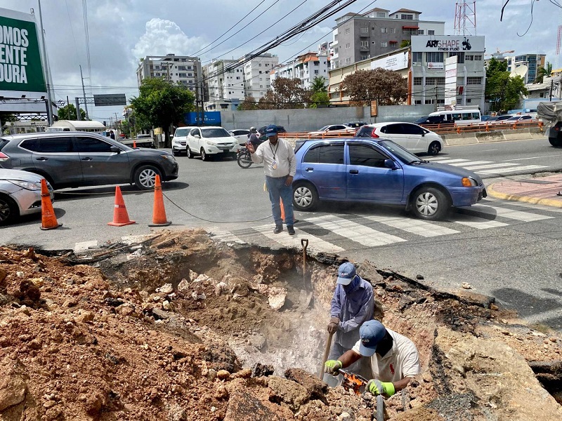 CAASD resuelve más de 550 averías, busca optimizar servicio de agua potable en el GSD