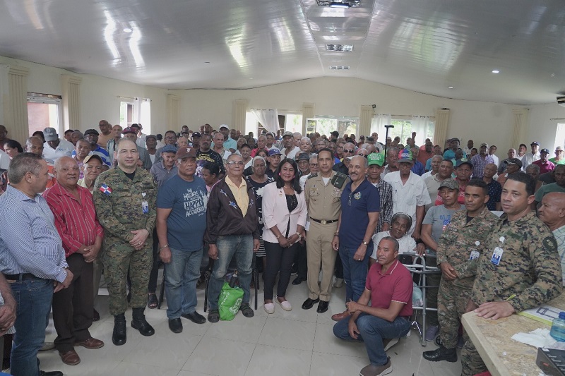 Ministerio de Defensa realiza encuentro con pensionados en San Isidro