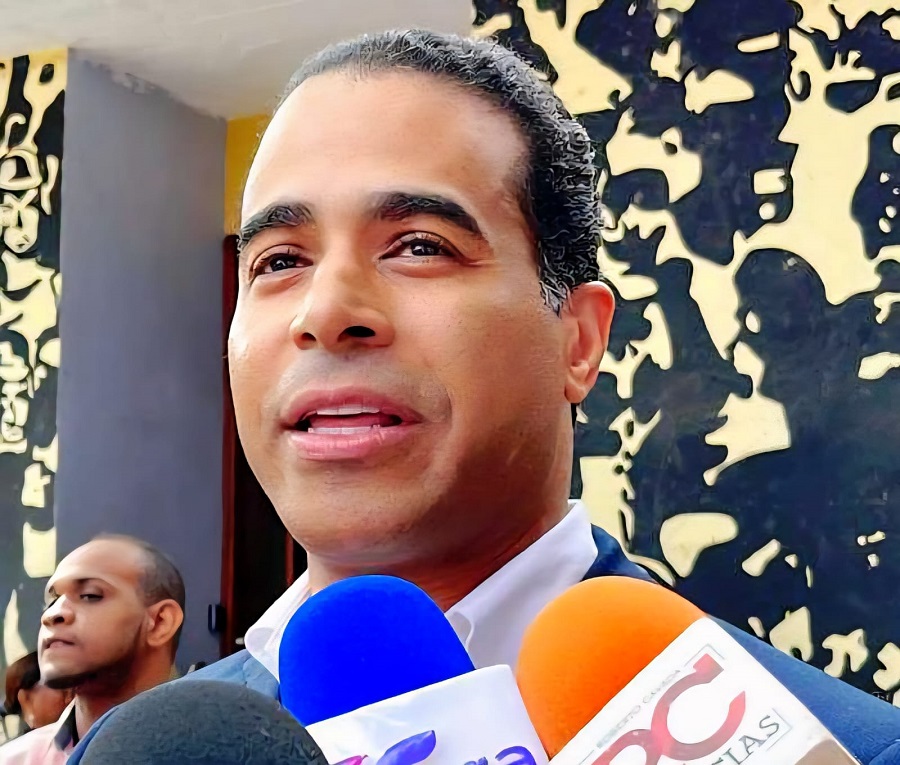 Dantés pide sanciones por el “uso de fondos públicos” en promociones de aspirantes del PRM