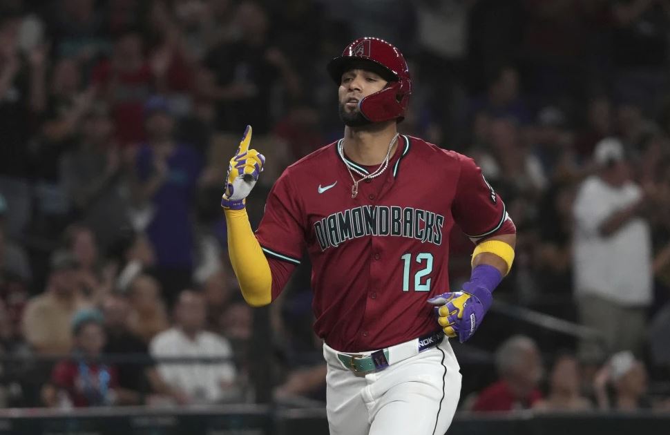 McCarthy y Gurriel conectan jonrones por D-backs, que vencen 8-2 a Gigantes con 4 cuadrangulares