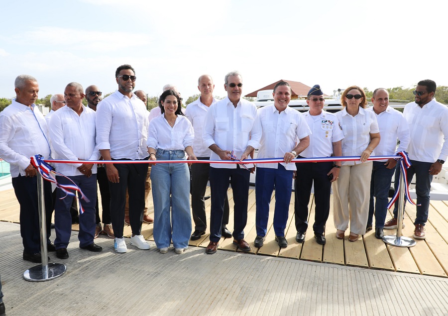 Presidente Abinader inaugura muelle en Cayo Yuti y escuela básica en Montecristi
