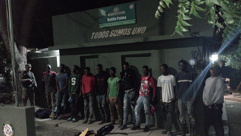 Apresan 35 haitianos indocumentados en zonas rurales de Montecristi y Dajabón