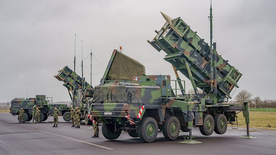 Sistema de defensa aérea Patriot en un aeropuerto militar de Alemania