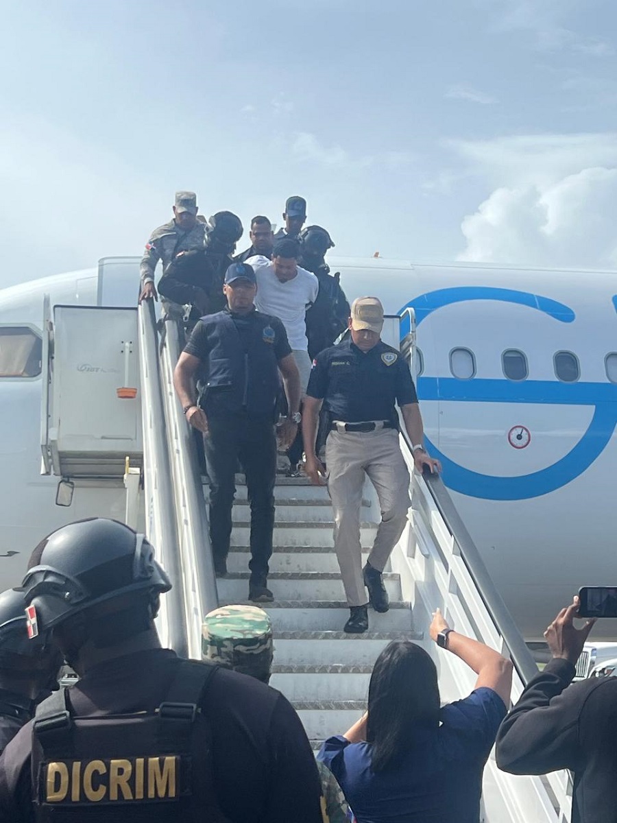 Autoridades dominicanas desde Nueva York reciben a “Guindo” en calidad de deportado